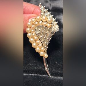 Antique Vintage CORO Pearl Brooch